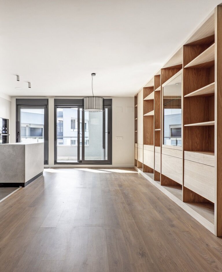 Jak zaplanować funkcjonalną garderobę? – sprawdź praktyczne porady