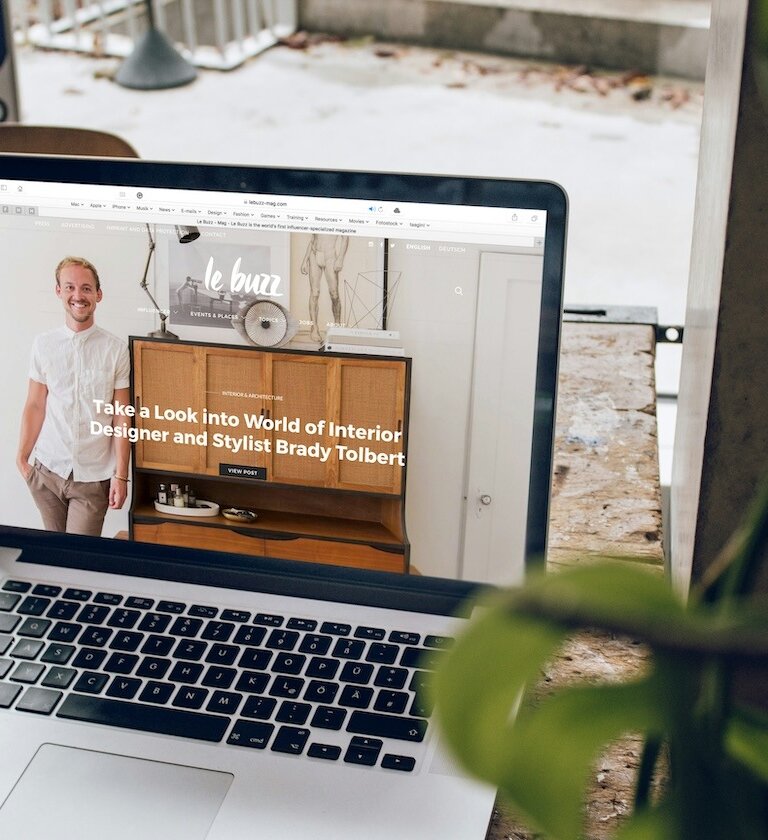 Tworzenie stron internetowych – różnice między ekonomiczną a profesjonalną wersją, koszty i korzyści