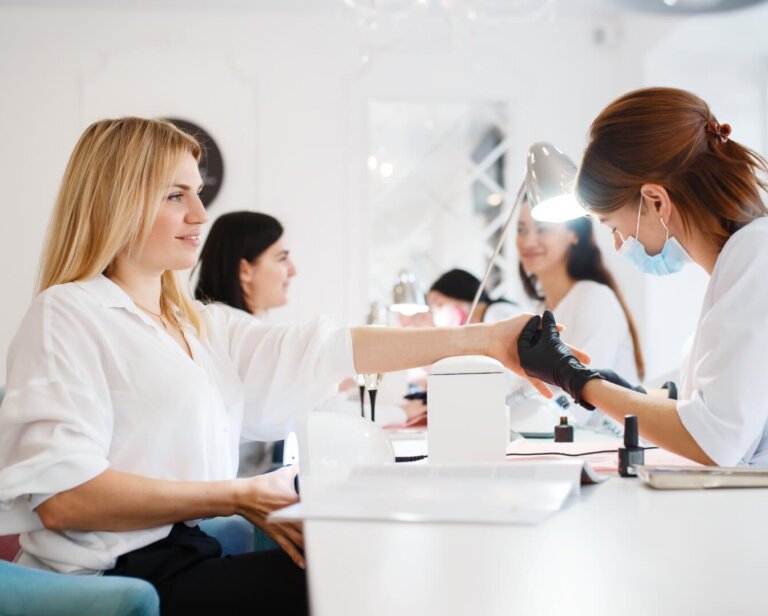 Jak otworzyć salon kosmetyczny? Praktyczny poradnik
