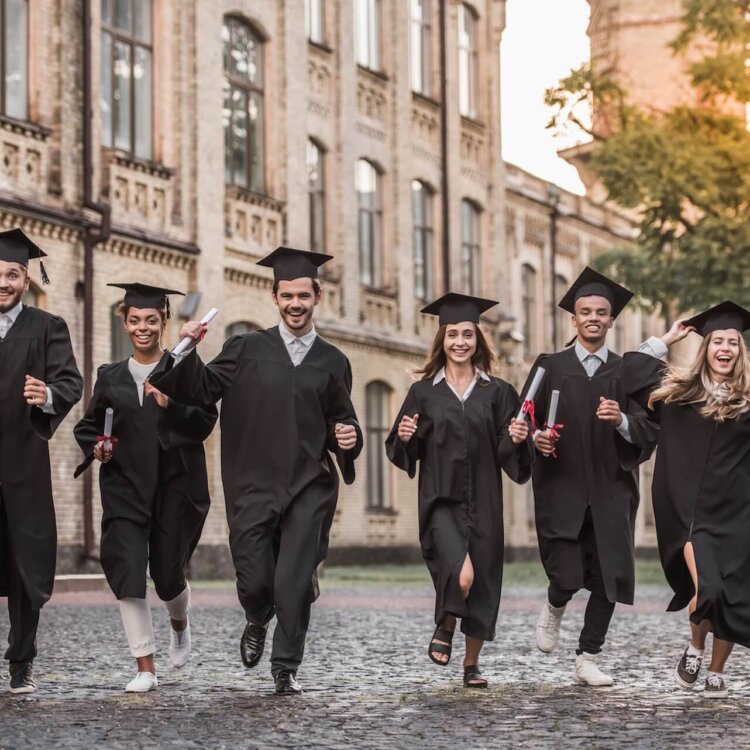 Studia w Krakowie – spis uczelni, wydziały, zasady rekrutacji 