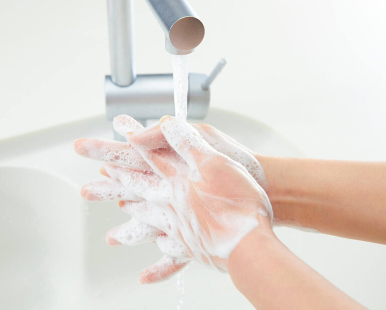 Wyjaśniamy, jakie mydło do automatycznego dozownika sprawdza się najlepiej