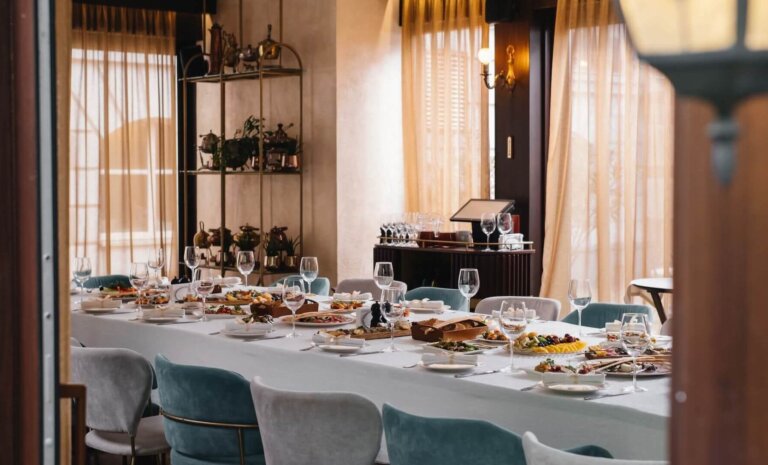 Jaki stół na 12 osób? Poradnik