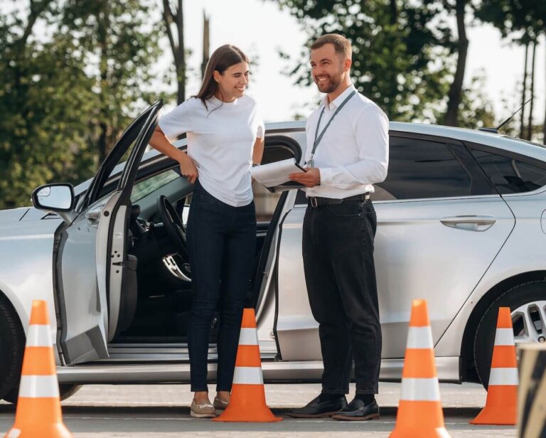 Jak zapisać się na kurs prawa jazdy? Poradnik
