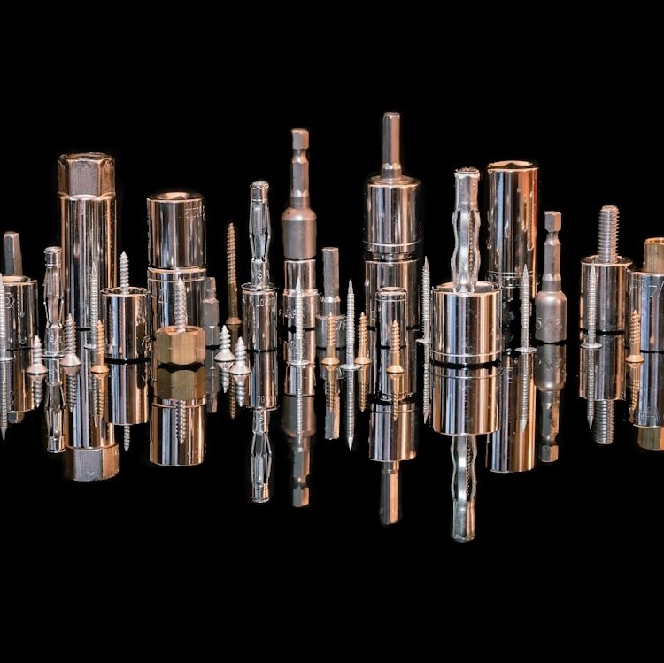 Kotwy stalowe – fundament trwałych konstrukcji z fischer