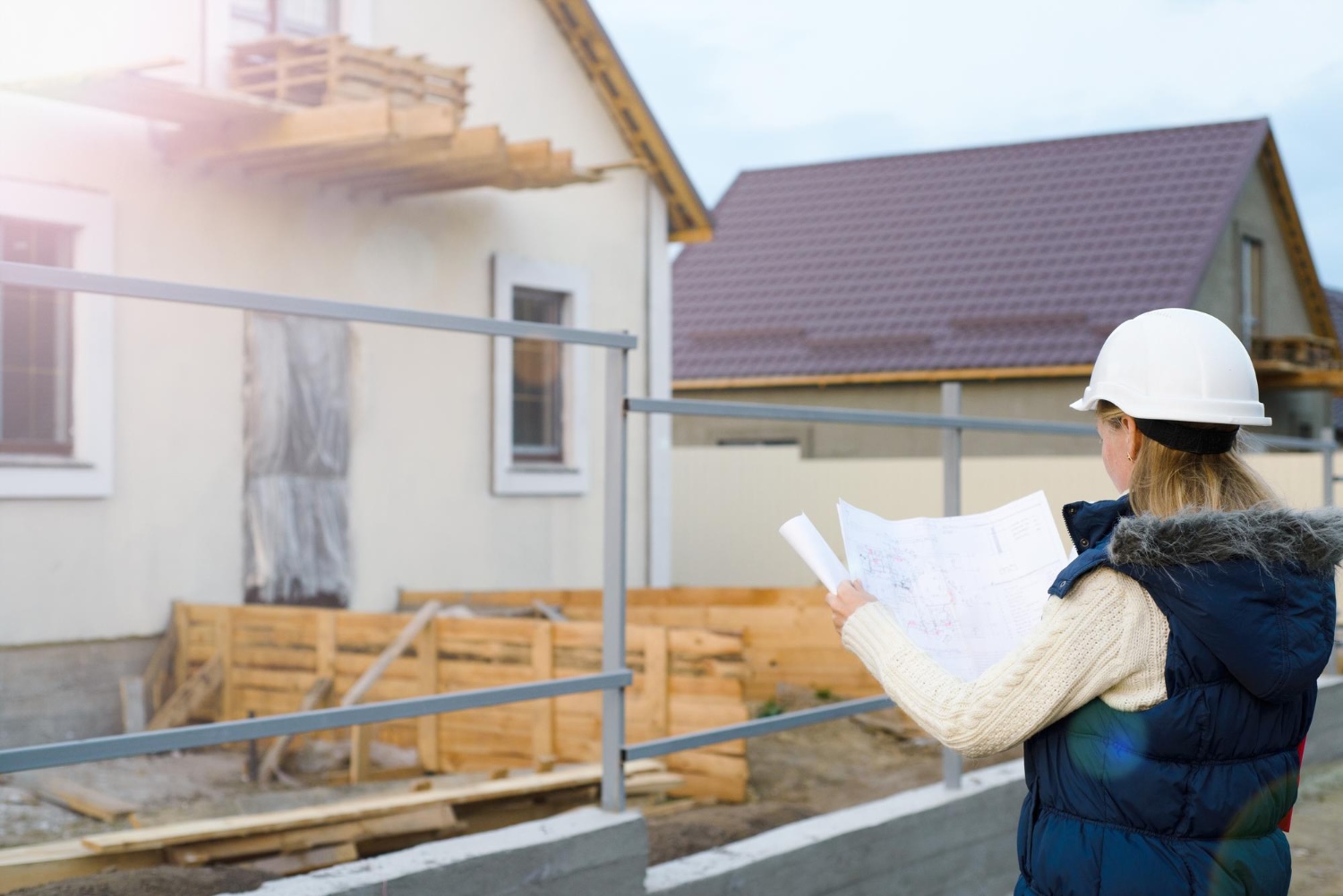 Kiedy montować drzwi zewnętrzne? – Na jakim etapie budowy?