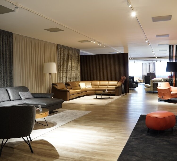 Na co zwrócić uwagę szukając sklepu z meblami? Poradnik dla kupujących