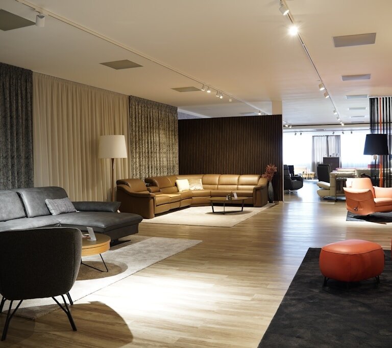 Na co zwrócić uwagę szukając sklepu z meblami? Poradnik dla kupujących