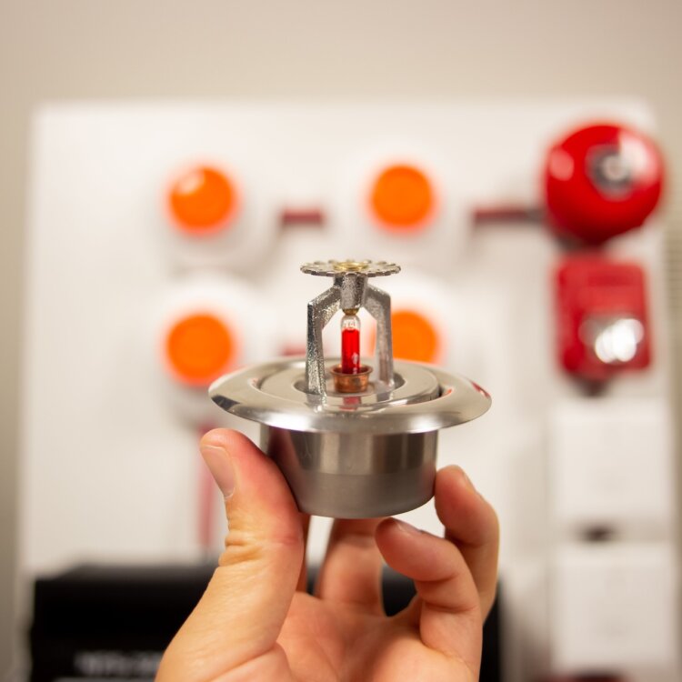 Montaż instalacji przeciwpożarowych – co warto wiedzieć przed rozpoczęciem inwestycji? Poradnik