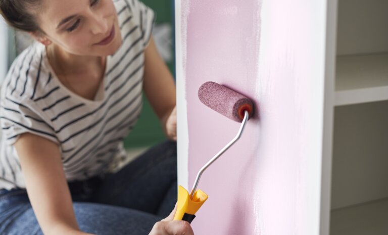 Malowanie mebli kuchennych – przewodnik krok po kroku dla amatorów