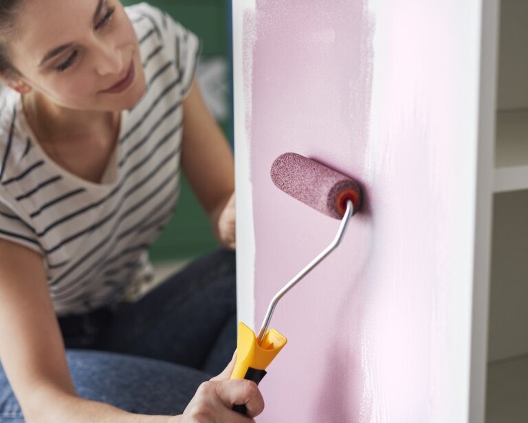 Malowanie mebli kuchennych – przewodnik krok po kroku dla amatorów