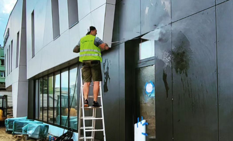 Kiedy warto zaplanować mycie elewacji w Warszawie i jak rozpoznać właściwy moment