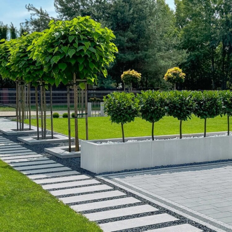 Jak zaprojektować ogród z wykorzystaniem elementów betonowych?