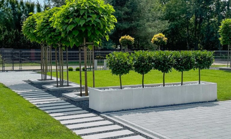 Jak zaprojektować ogród z wykorzystaniem elementów betonowych?
