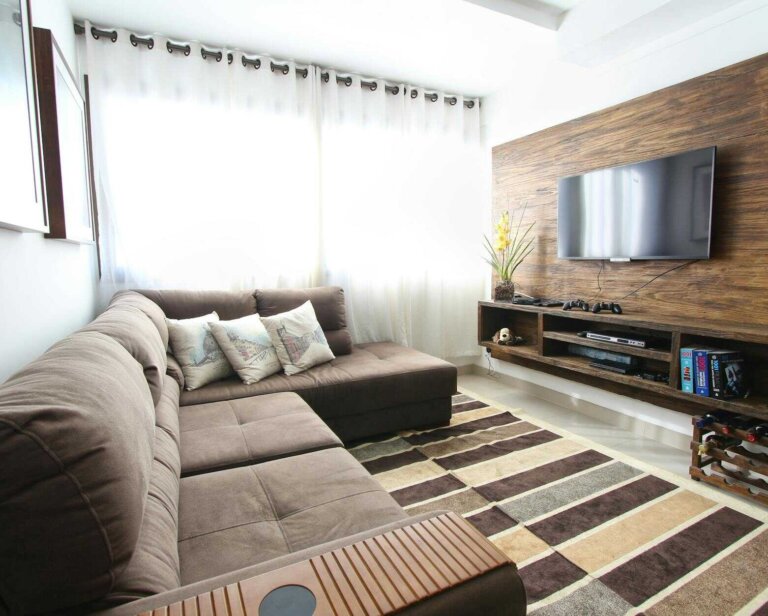 Wybór szafki RTV – na co zwracać szczególną uwagę?