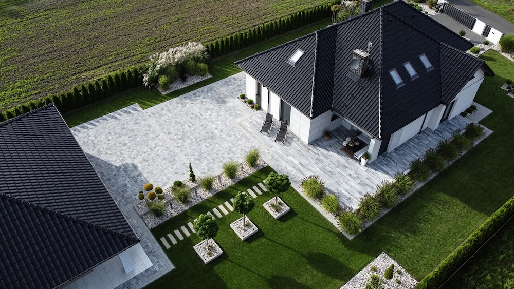 dom z ogrodem z lotu ptaka 