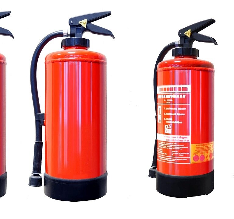 Kiedy warto zaopatrzyć się w gaśnicę proszkową o wadze aż 6 kg?