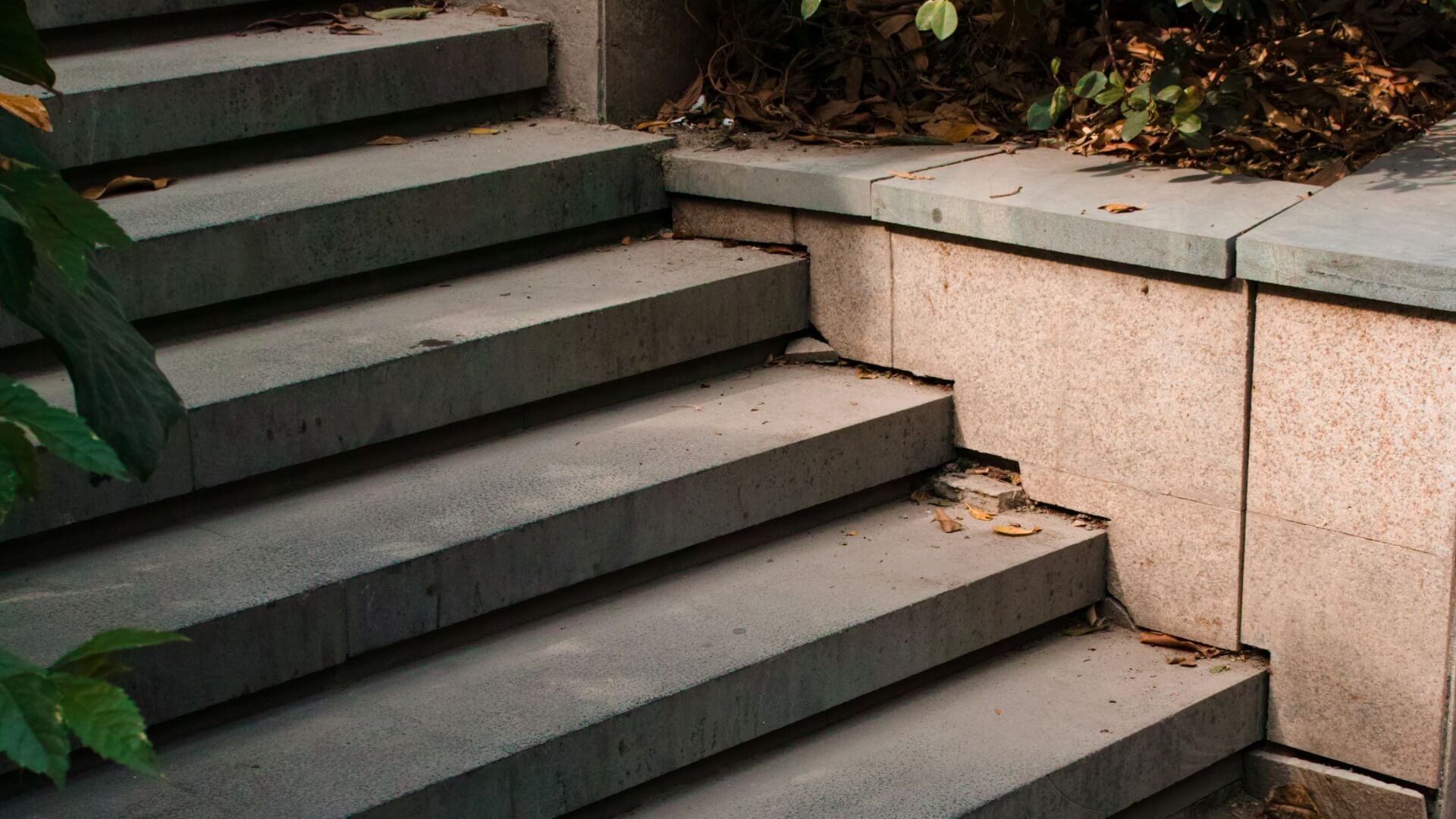 Inspiracje na schody zewnętrzne – 20 pomysłów ze zdjęciami i wskazówki