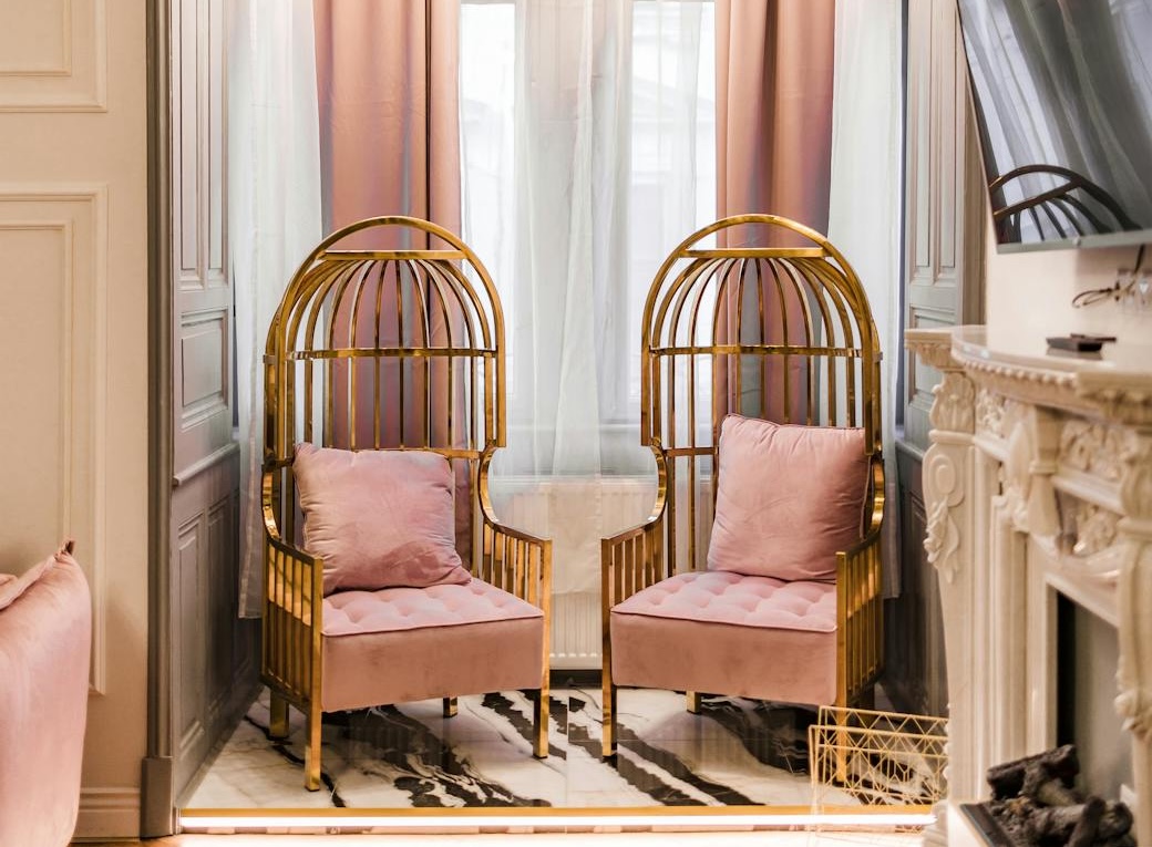 Listwy dekoracyjne i kątowniki stalowe – estetyczne wykończenie naroży ścian