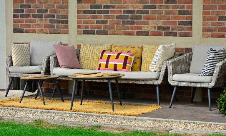 Czy warto kupić meble ogrodowe przez internet?