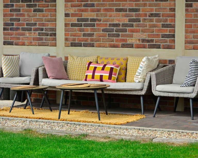 Czy warto kupić meble ogrodowe przez internet?