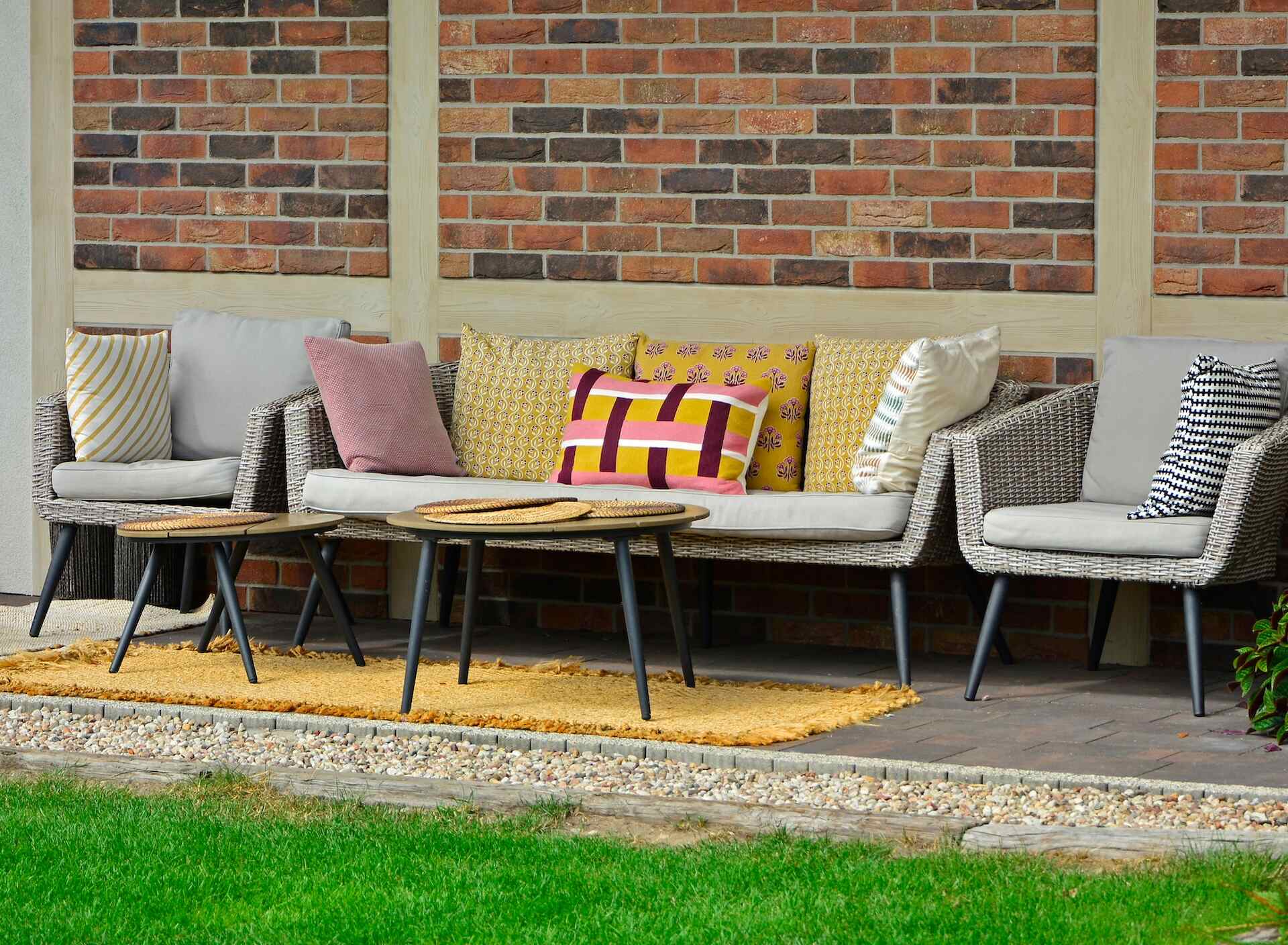 Czy warto kupić meble ogrodowe przez internet?