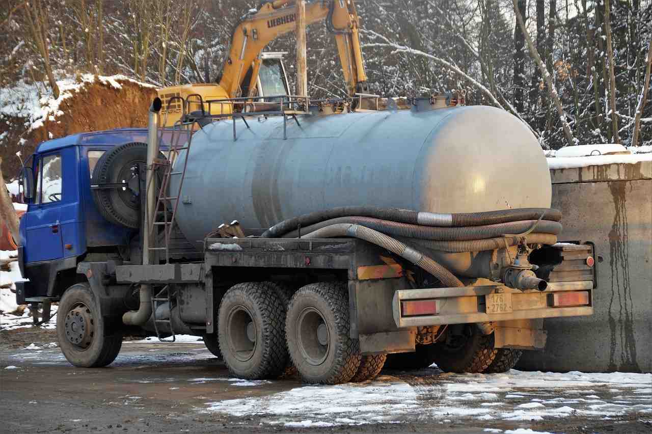 Kiedy jednokomorowe szambo betonowe jest lepszym wyborem niż przydomowa oczyszczalnia ścieków?